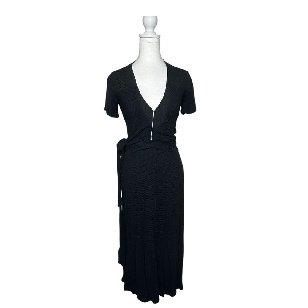 Reformation Women's Short Sleeve V- Neck Midi Dress in Black Size XS